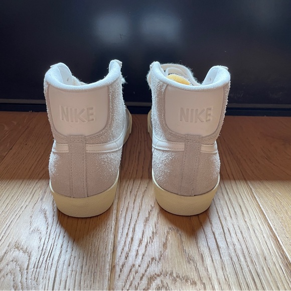 Women's Nike Blazer Mid '77 Vintage Sneaker - Picture 1 of 4